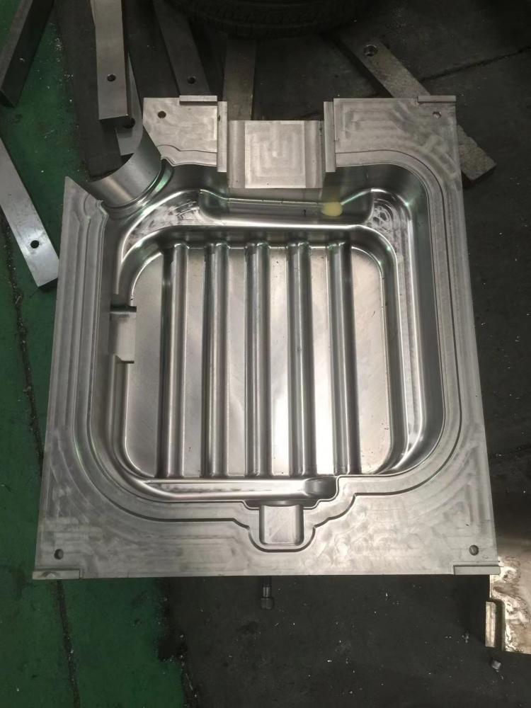 汽車尿素箱吹塑模具型腔